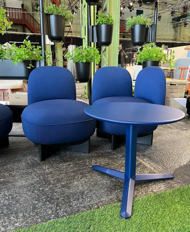 stolik kawowy Arket, stolik Gaber, stolik ze stali, stolik outdoorowy, stolik odporny na warunki atmosferyczne, stolik na taras, stolik do przestrzeni komercyjnych, włoski design