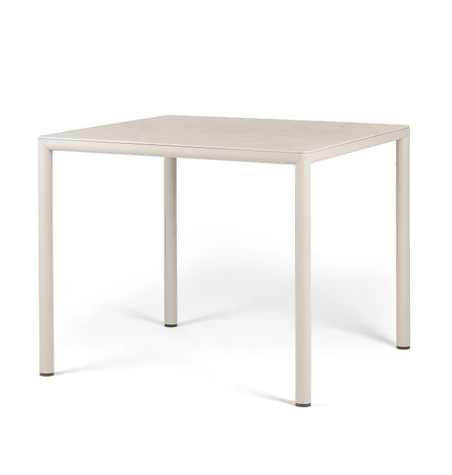 stół Piave, Nardi, stół ogrodowy, stół na taras, stół z laminatu, stół aluminiowy, stół odporny na warunki atmosferyczne, odporny na deszcz, odporny na pleśń, odporny na UV, nowoczesny stół, włoski design