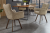 fotel obrotowy Thor, fotel z funkcją obrotu, fotel 360 stopni, fotel z drewnianymi nogami, fotel dębowy, fotel z podłokietnikami, fotel do salonu, elegancki fotel tapicerowany, fotel w jasnobrązowej tkaninie