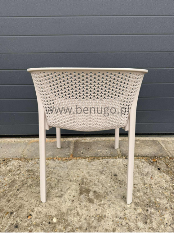 krzesło outdoor, nowoczesne krzesło, meble ogrodowe, odporność na warunki, perforowane oparcie, podłokietniki, ergonomia, komfort, styl industrialny, sztaplowanie, ogródek restauracyjny, balkon, trwałość, design