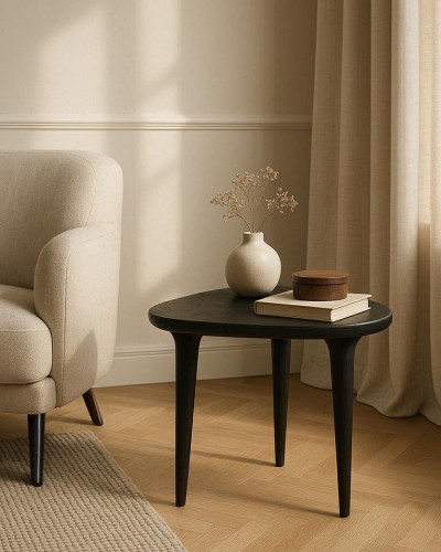 stolik boczny Laminar, stolik czarny drewno, stolik z drewna mango, stolik nowoczesny, stolik designerski, stolik minimalistyczny, stolik z organicznym blatem, stolik smukła podstawa