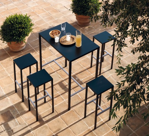 hoker Seaside, hoker Vermobil, hoker metalowy, hoker outdoorowy, hoker minimalistyczny, włoski design, hoker na taras, hoker do restauracji