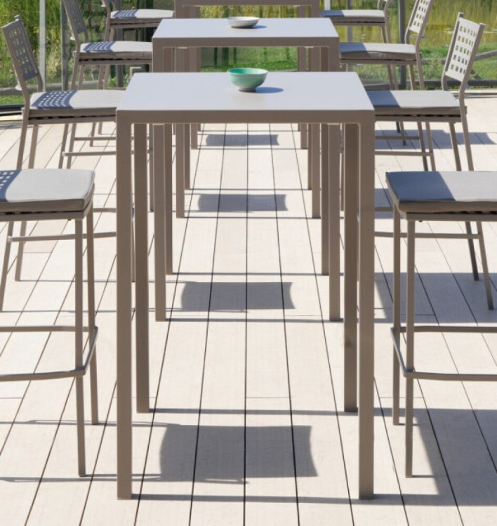 stolik barowy Quatris, stolik Vermobil, stolik barowy tarasowy, stolik outdoorowy, stolik odporny na warunki atmosferyczne, stolik stalowy