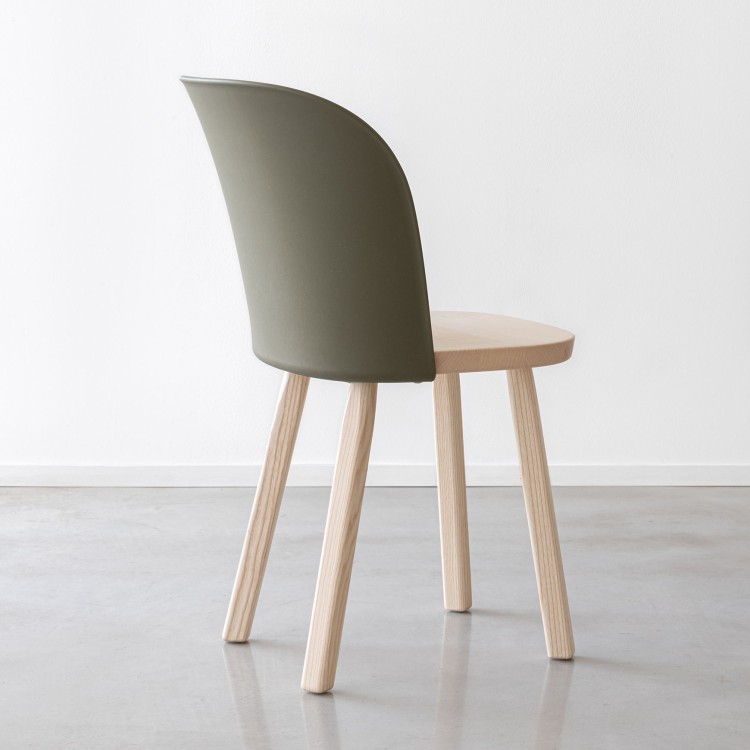 krzesło Alpina, krzesło Magis, krzesło drewniane, krzesło z drewna jesionowego, krzesło jadalniane, krzesło do jadalni, krzesło w stylu skandynawskim