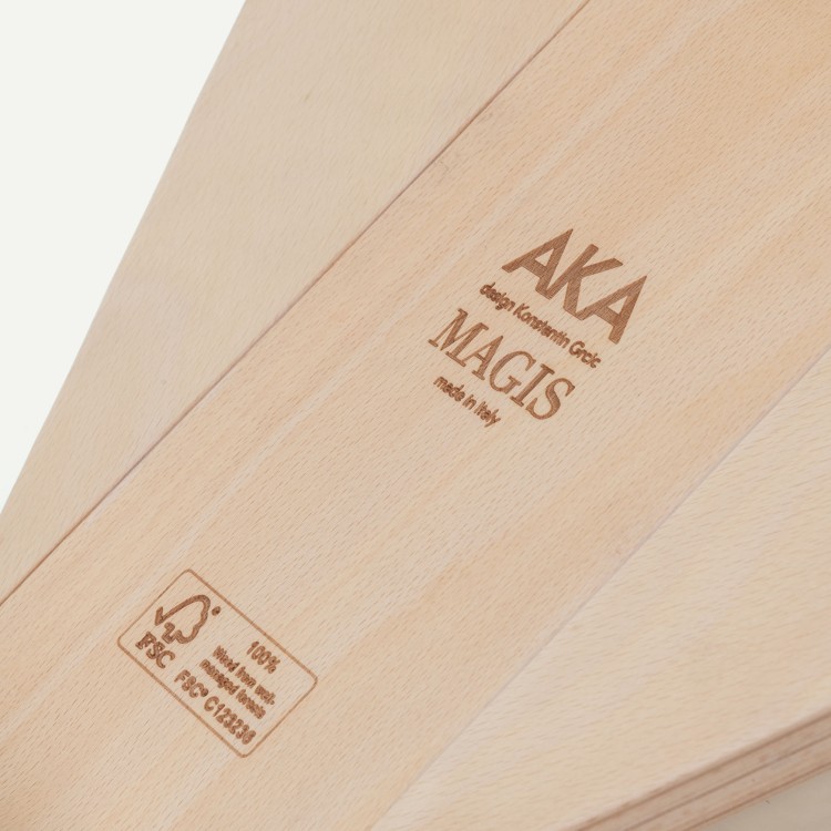Magis_aka_chair_product_detail_natural_01.jpg