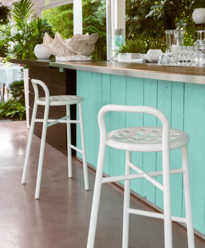 Magis_pipe_stool_ambient_detail_SD1200_white_04_gallery.jpg