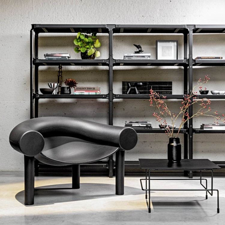 Magis_Sam_son_low_chair_ambient_SD1890_grey_anthracite_01.jpg