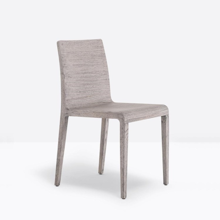 krzesło Young, krzesło Pedrali, krzesło drewniane, krzesło do jadalni, krzesło minimalistyczne, nowoczesne krzesło