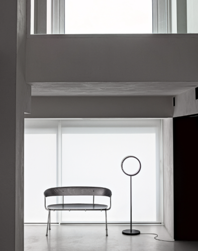 lampa Lost, lampa Magis, lampa podłogowa, lampa minimalistyczna, lampa stojąca, lampa do salonu, nowoczesna lampa