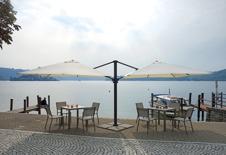 parasol Doppio, parasol Greenwood, parasol ogrodowy, parasol aluminiowy, parasol rozkładany, podwójny parasol, parasol do restauracji