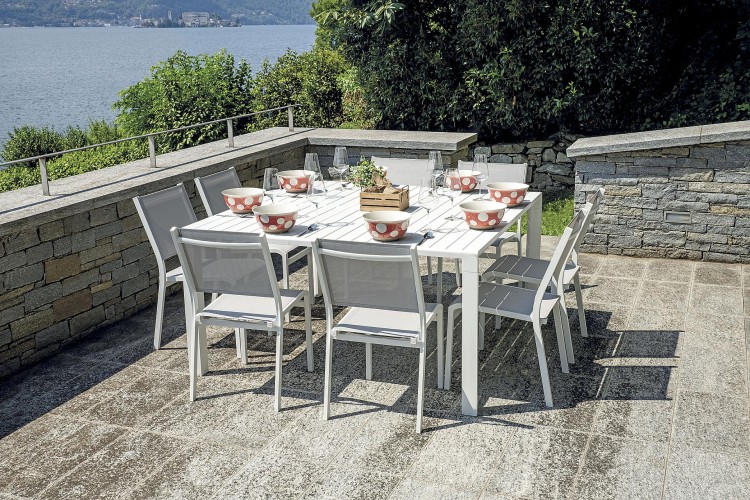 krzesło Pola, krzesło aluminiowe, krzesło sztaplowane, krzesło outdoorowe, krzesło na taras, meble ogrodowe