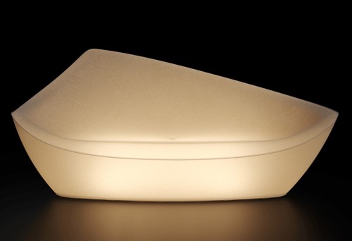 fotel Vela, fotel Plust, fotel z tworzywa, fotel outdoorowy, fotel na taras, fotel odporny na warunki atmosferyczne, meble ogrodowe, meble HoReCa