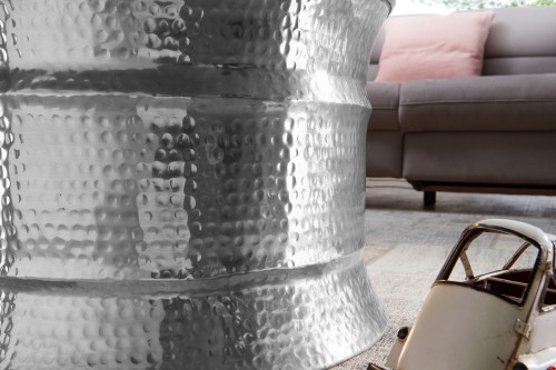 stolik boczny Karam, stolik aluminiowy, stolik pomocniczy, stolik do salonu