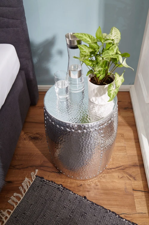 stolik boczny Folto, stolik aluminiowy, stolik pomocniczy, stolik do salonu