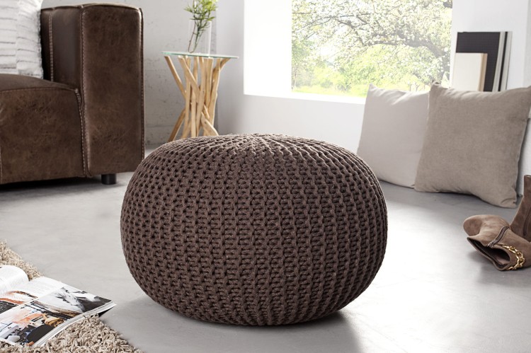 Pufa Needs 50 cm kawowy, ciekawy model, nowoczesny kształt, wysoka jakość produktu