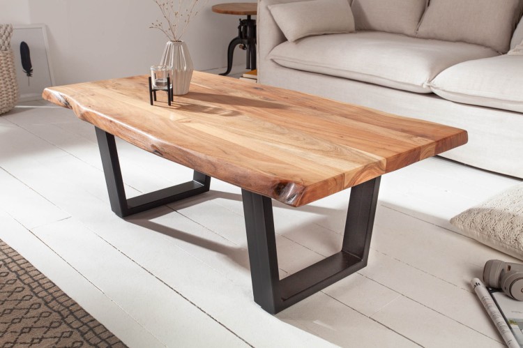Stolik kawowy Tatum 110 cm wykonany z drewna litego akacji prosty design wysoka jakość prezentowanego produktu