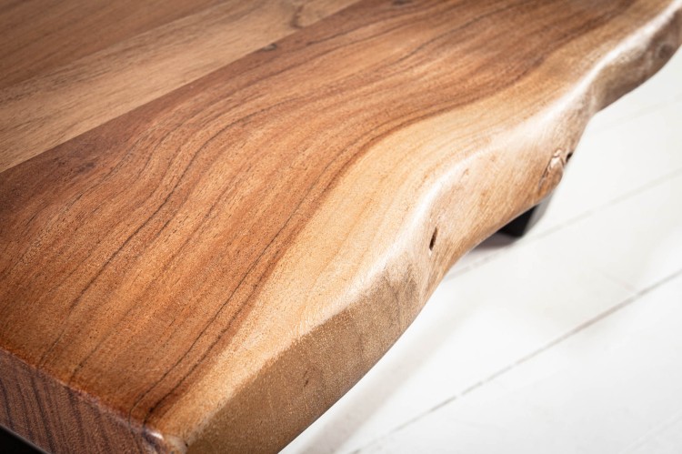 Stolik kawowy Tatum 110 cm wykonany z drewna litego akacji prosty design wysoka jakość prezentowanego produktu