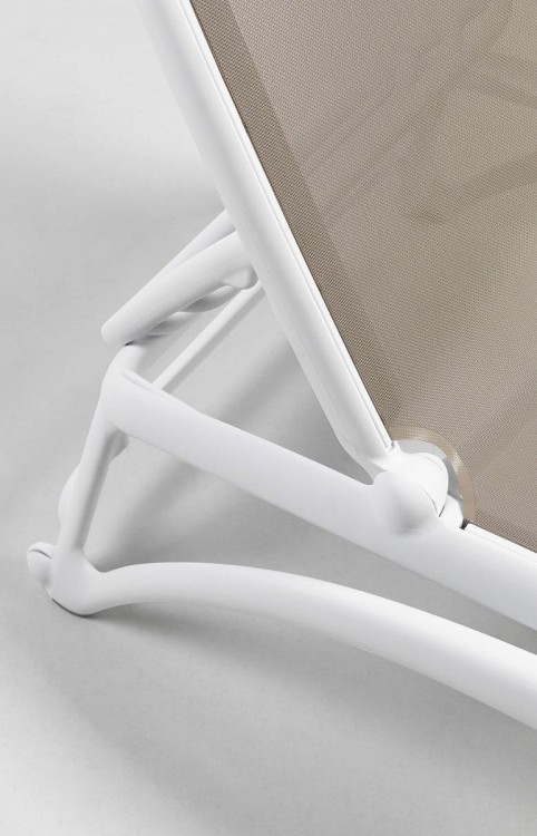 Leżak Atlantico Nardi Bianco Tortora nowoczesność prostota minimalizm komfort taras ogród