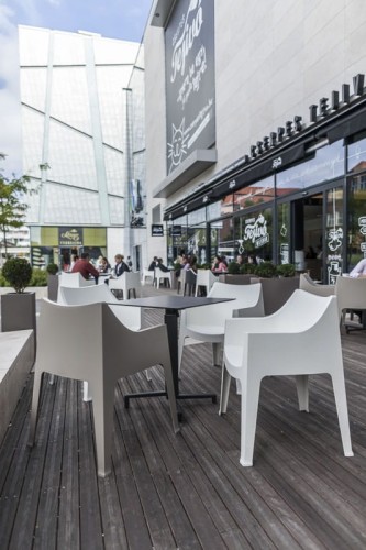 Krzesło Coccolona z podłokietnikami 2320 11 Scab Design lniane prostota minimalizm nowoczesność komfort wysoka jakość włoskie do kawiarni do hotelu restauracji