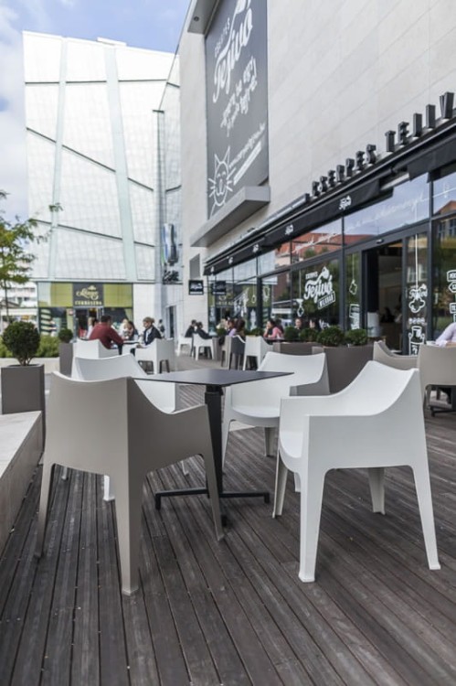 Krzesło Coccolona z podłokietnikami 2320 11 Scab Design lniane prostota minimalizm nowoczesność komfort wysoka jakość włoskie do kawiarni do hotelu restauracji