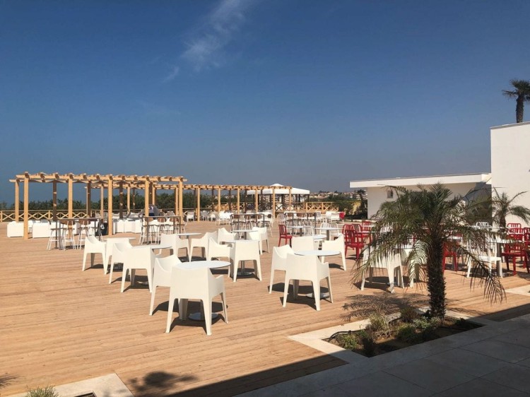 Krzesło Coccolona z podłokietnikami 2320 11 Scab Design lniane prostota minimalizm nowoczesność komfort wysoka jakość włoskie do kawiarni do hotelu restauracji