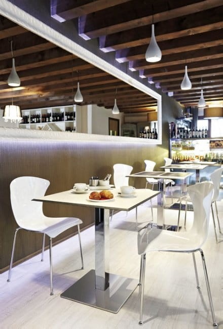 stolik Plano, stolik Infiniti Design, stolik do restauracji, włoski design