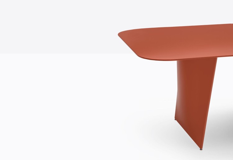 stół Frank, stół Pedrali, stół kolorowy, stół do jadalni, stół do restauracji, nowoczesny stół, nowoczesny design, włoski design