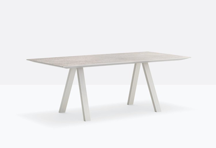 stół Arki, sół Pedrali, stół outdoorowy, stół na taras, stół do restauracji, stół nowoczesny, nowoczesny design, włoski design