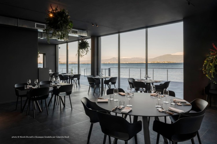 stół Arki, sół Pedrali, stół kwadratowy, stół do jadalni, stół do restauracji, nowoczesny stół, nowoczesny design, włoski design