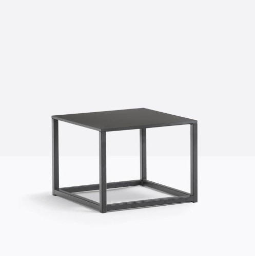 stolik kawowy Code, stolik kawowy Pedrali, stolik kawowy do salonu, stolik kawowy minimalistyczny, stolik loftowy, stolik stalowy, nowoczesny design, włoski design