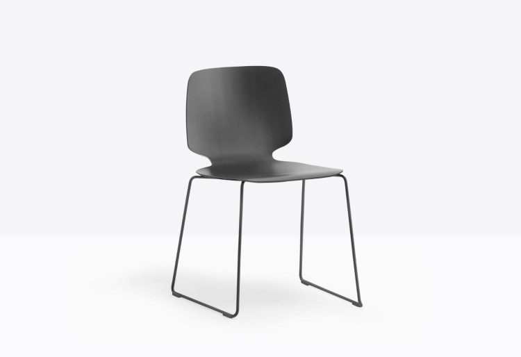 krzesło Babila, krzesło Pedrali, krzesło minimalistyczne, krzesło do jadalni, krzesło do kuchni, krzesło konferencyjne, nowoczesny design, włoski design