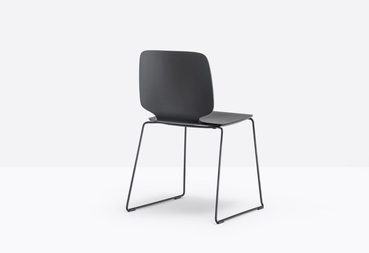 krzesło Babila, krzesło Pedrali, krzesło minimalistyczne, krzesło do jadalni, krzesło do kuchni, krzesło konferencyjne, nowoczesny design, włoski design