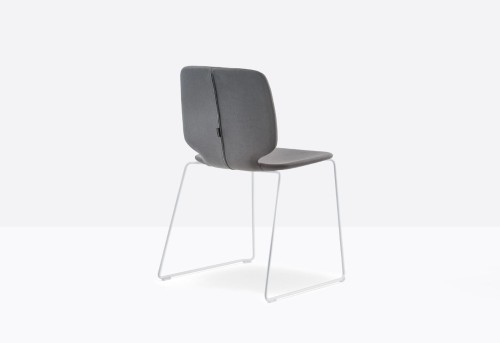 krzesło Babila, krzesło Pedrali, krzesło minimalistyczne, krzesło do jadalni, krzesło do kuchni, krzesło konferencyjne, nowoczesny design, włoski design