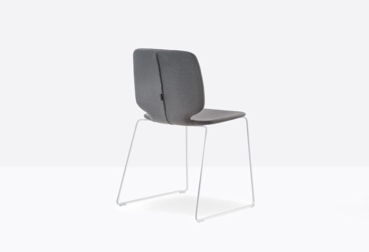 krzesło Babila, krzesło Pedrali, krzesło minimalistyczne, krzesło do jadalni, krzesło do kuchni, krzesło konferencyjne, nowoczesny design, włoski design