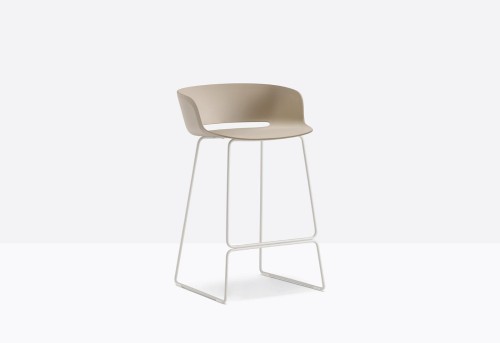 hoker Babila, hoker Pedrali, hoker do kuchni, hoker do jadalni, hoker do restauracji, hoker włoski, nowoczesny design, włoski design