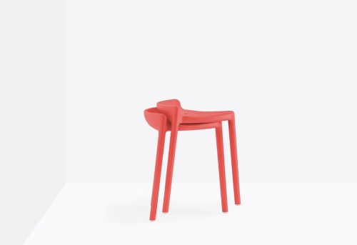 stołek Happy, stołek Pedrali, stołek z tworzywa, stołek outdoorowy, stołek do restuaracji, stołek do jadalni, stołek nowoczesny, nowoczesny design, włoski design