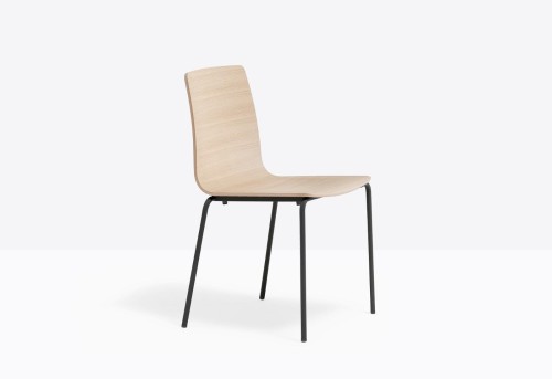 krzesło Inga, krzesło Pedrali, krzesło stalowe, krzesło drewniane, krzesło do jadalni, krzesło do kuchni, nowoczesny design, włoski design