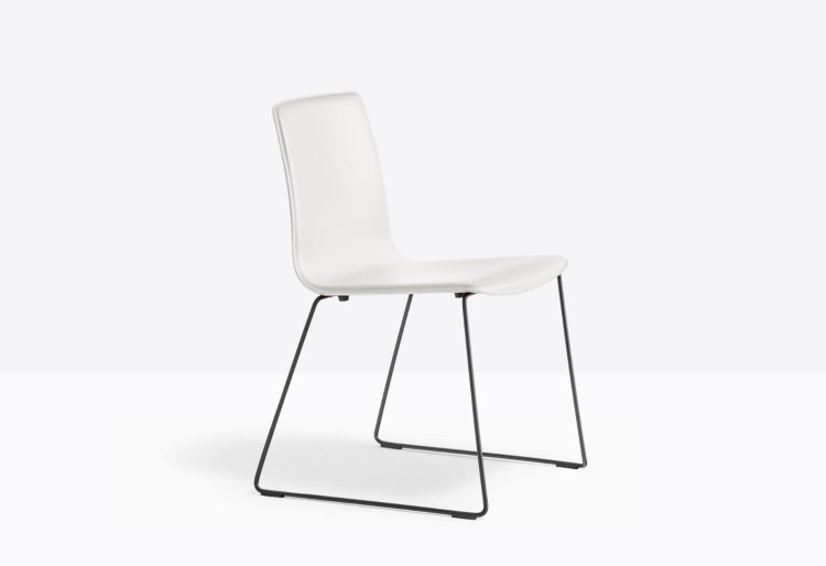 krzesło Inga, krzesło Pedrali, krzesło stalowe, krzesło skórzane, krzesło do jadalni, krzesło do kuchni, nowoczesny design, włoski design