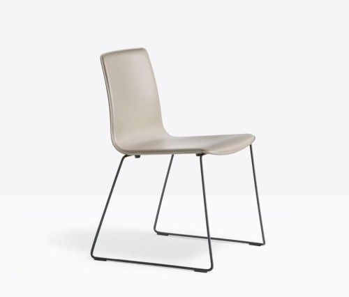 krzesło Inga, krzesło Pedrali, krzesło stalowe, krzesło skórzane, krzesło do jadalni, krzesło do kuchni, nowoczesny design, włoski design