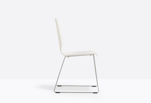 krzesło Kuadra, krzesło Pedrali, krzesło stalowe, krzesło z tworzywa, krzesło do jadalni, krzesło do kawiarni, krzesło do restauracji, nowoczesny design, włoski design