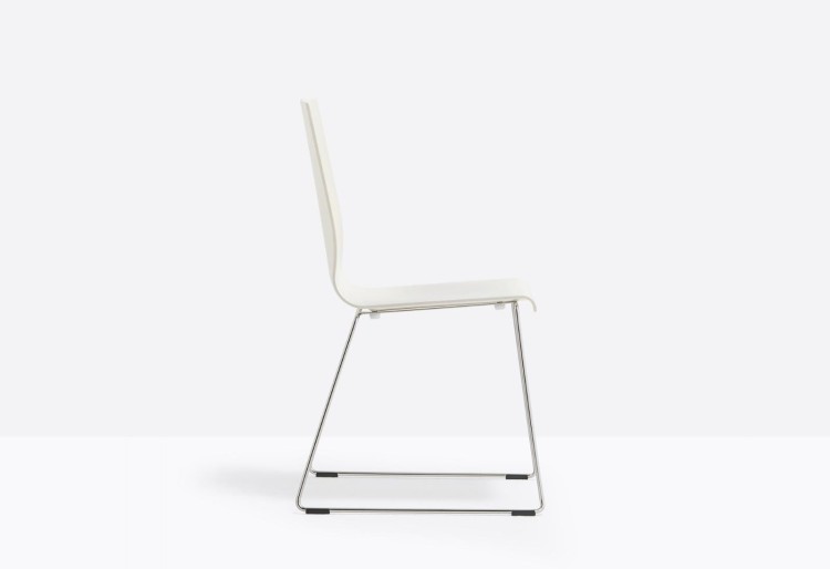 krzesło Kuadra, krzesło Pedrali, krzesło stalowe, krzesło z tworzywa, krzesło do jadalni, krzesło do kawiarni, krzesło do restauracji, nowoczesny design, włoski design