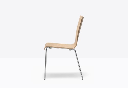 krzesło Kuadra, krzesło Pedrali, krzesło stalowe, krzesło drewniane, krzesło do jadalni, krzesło do kawiarni, krzesło do restauracji, nowoczesny design, włoski design