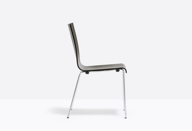 krzesło Kuadra, krzesło Pedrali, krzesło stalowe, krzesło drewniane, krzesło do jadalni, krzesło do kawiarni, krzesło do restauracji, nowoczesny design, włoski design