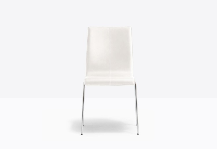 krzesło Kuadra, krzesło Pedrali, krzesło stalowe, krzesło skórzane, krzesło do jadalni, krzesło do kawiarni, krzesło do restauracji, nowoczesny design, włoski design