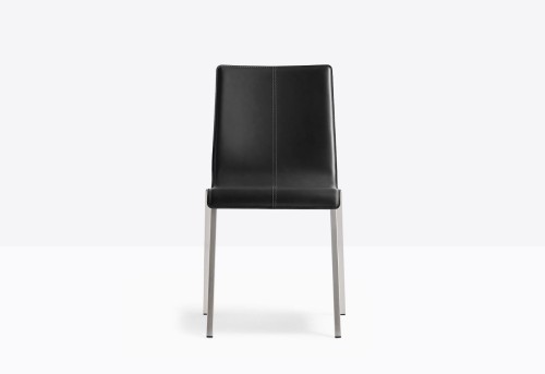 krzesło Kuadra, krzesło Pedrali, krzesło stalowe, krzesło skórzane, krzesło do jadalni, krzesło do kawiarni, krzesło do restauracji, nowoczesny design, włoski design