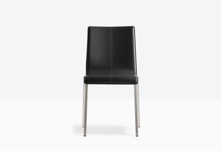 krzesło Kuadra, krzesło Pedrali, krzesło stalowe, krzesło skórzane, krzesło do jadalni, krzesło do kawiarni, krzesło do restauracji, nowoczesny design, włoski design