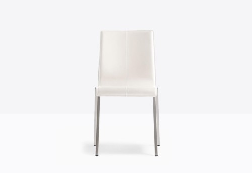 krzesło Kuadra, krzesło Pedrali, krzesło stalowe, krzesło skórzane, krzesło do jadalni, krzesło do kawiarni, krzesło do restauracji, nowoczesny design, włoski design