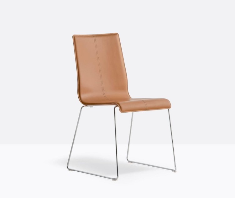 krzesło Kuadra, krzesło Pedrali, krzesło stalowe, krzesło skórzane, krzesło do jadalni, krzesło do kawiarni, krzesło do restauracji, nowoczesny design, włoski design