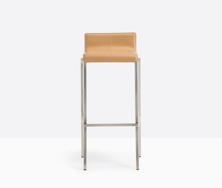 hoker Kuadra, hoker Pedrali, hoker stalowy, hoker skóra, hoker do jadalni, hoker do kawiarni, hoker do restauracji, nowoczesny design, włoski design