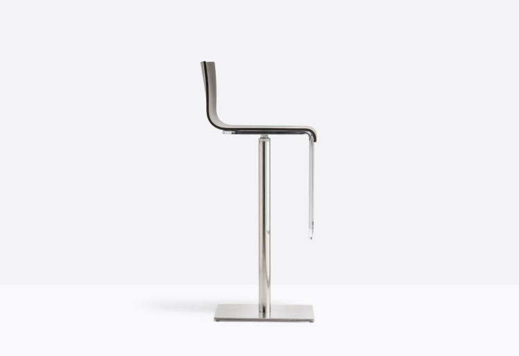 hoker Kuadra, hoker Pedrali, hoker obrotowy, hoker do jadalni, hoker do kuchni, hoker do restauracji, hoker drewniany, nowoczesny hoker, nowoczesny design, włoski design